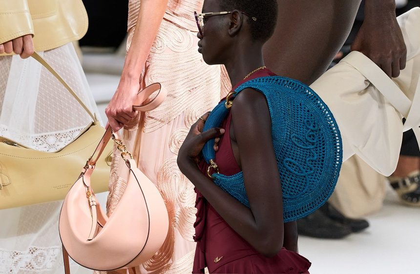 A Closer Look at the Popularity of Hobo Bags in 2026